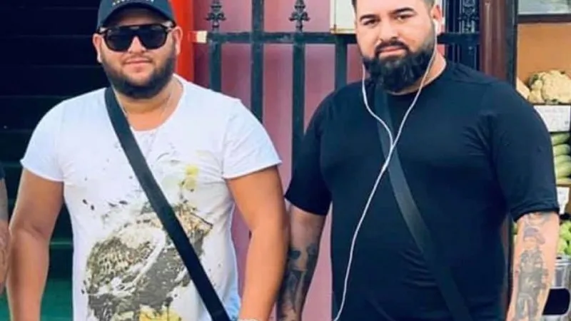Fugarii Lindon și Anaser Duduianu, la Londra, anul trecut. Anaser, executat acum pentru că nu și-a plătit telefonul Foto: Facebook