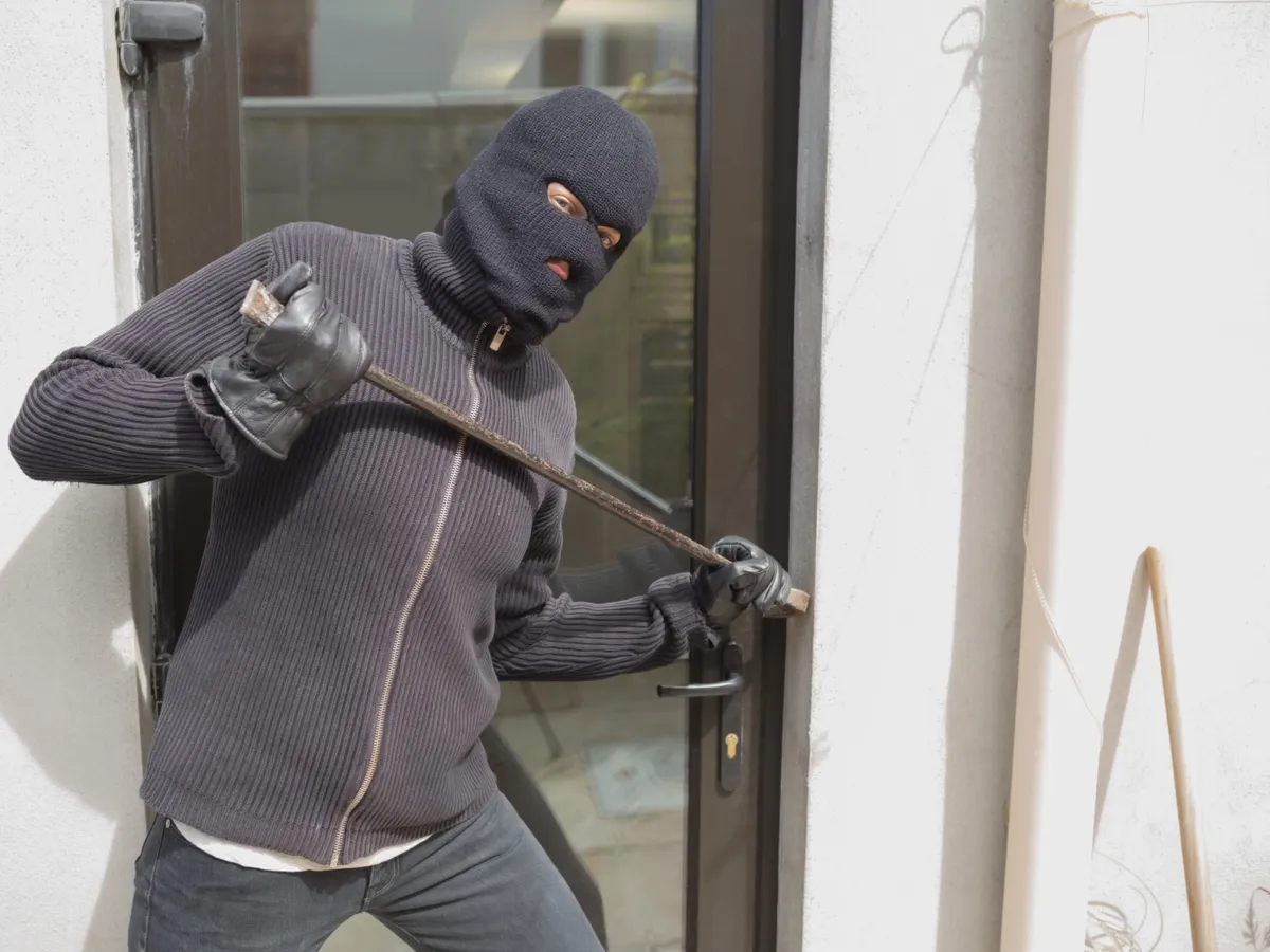 Hoț de apartament - Foto: Freepik (rol ilustrativ)
