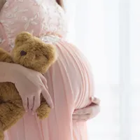 Mamele minore au drepturi noi. Ce pot decide fetele cu vârsta de peste 16 ani? - Foto: Shutterstock / imagine rol ilustrativ
