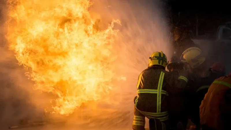 Incendiu devastator cu bilanț tragic într-o piață aglomerată, soldat cu 8 morți și 15 răniți: FOTO - Profimedia(imagine cu rol ilustrativ)
