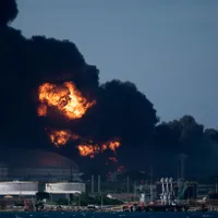 Incendiu monstruos la un depozit de petrol din Cuba: cel puțin un mort și peste 120 de răniți. / Foto: Profimedia