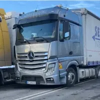 Coadă de opt kilometri la punctul de frontieră în Giurgiu. Camioanele așteaptă zeci de minute Foto: Antena3 captură video