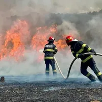 Incendii provocate de fulgere la Botoșani. Pompierii au lucrat la foc continuu - Foto: ISU