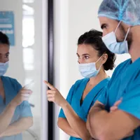 Asistenți medicali - Foto: Freepik