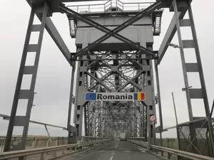 Circulația, oprită pe Podul „Prieteniei” în noaptea de joi spre vineri. Reparații pe partea bulgară - FOTO: Inquam Photos / George Călin (imagine cu rol ilustrativ)