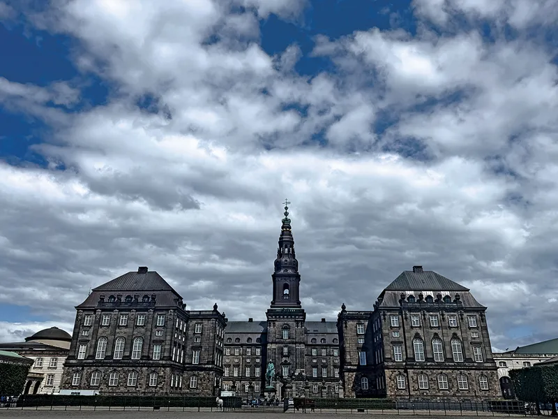Christiansborg este sediul guvernului