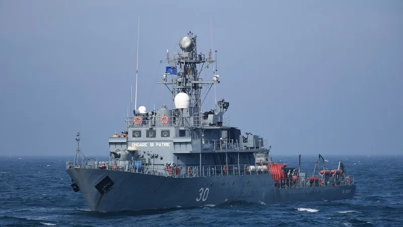 Forţele Navale intervin. Mină marină posibil descoperită, la Marea Neagră - Foto: Forţele Navale Române