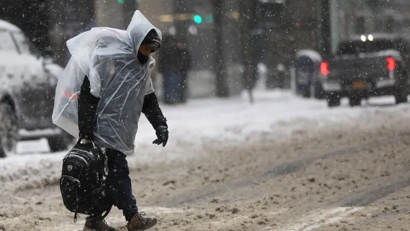 Citește și: La ce temperatură trebuie montate cauciucurile de iarnă? Ce amendă iei dacă nu le ai când ninge - Foto: PROFIMEDIA / IMAGINE CU CARACTER ILUSTRATIV