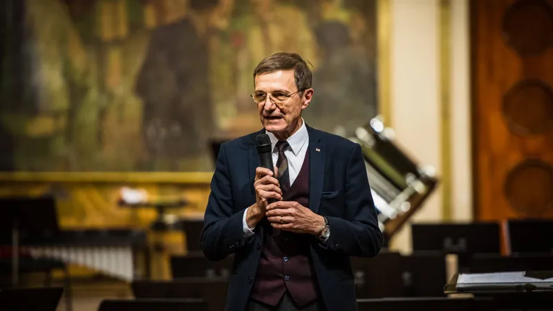 Fake news răspândit de președintele Academiei Române: UE vrea să renunțe la termenul „Crăciun”/FOTO: Facebook/Ioan Aurel Pop