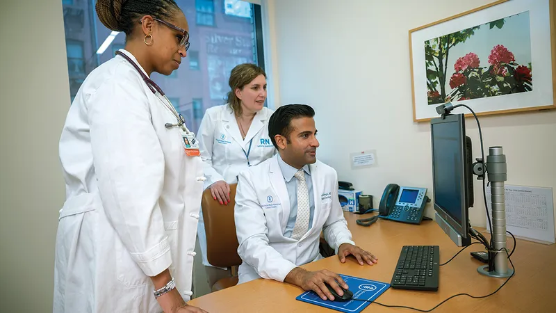 MĂSURI PREVENTIVE Dr. Iyengar și colegii săi din Programul de viață sănătoasă de la MSK iau în considerare modalitățile prin care oamenii își pot reduce riscul de cancer