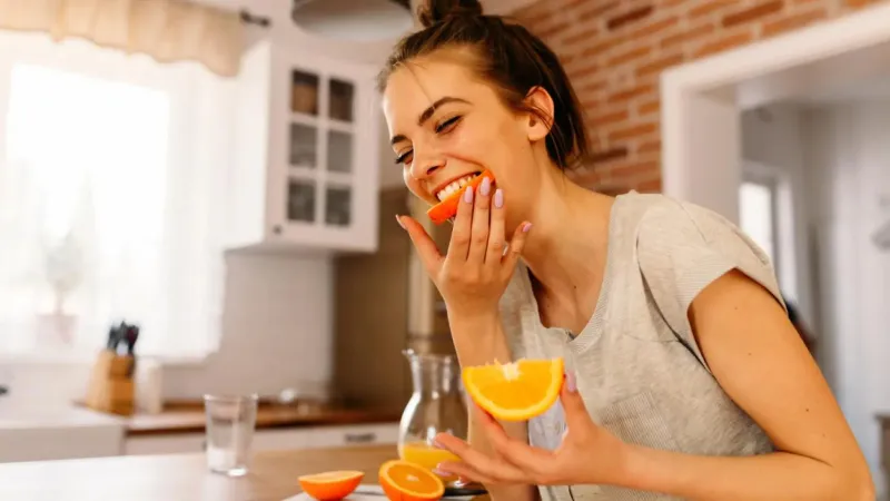 Fructul ce te ajută să spui adio tristeții. Este plin de vitamina C care îți îmbunătățește starea  - Foto: Istock / imagine cu rol ilustrativ