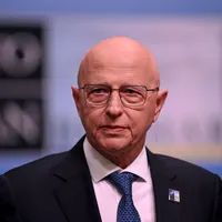 Mircea Geoană: "Acest război va fi unul de durată. Urmează o perioadă foarte intensă în Ucraina" - FOTO: Profimedia Images