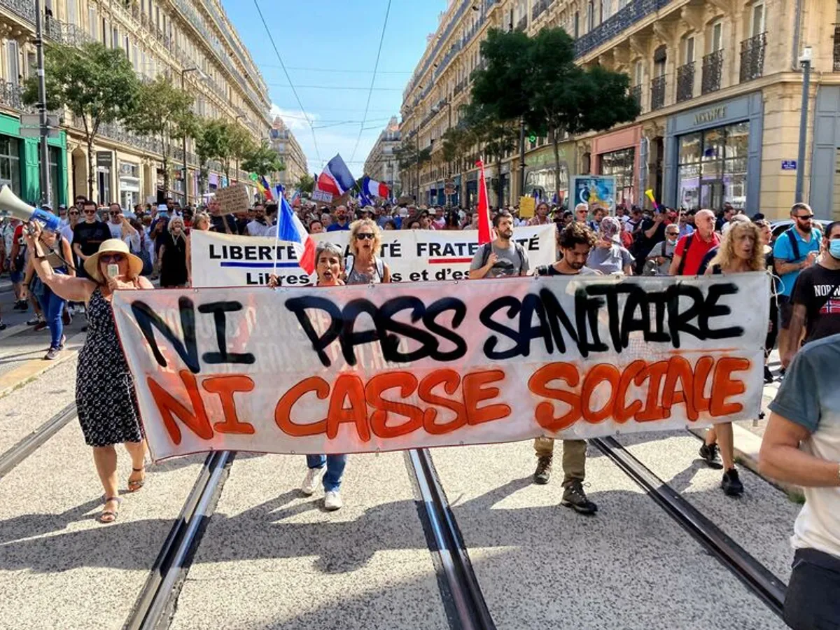 Ample manifestaţii în Franţa, împotriva certificatului COVID. / Foto: leparisien.fr