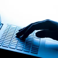 Românii din Diaspora nu vor mai fi nevoiți să se prezinte la Consulat. Ce servicii pot accesa online - Foto: Profimedia Images/ Imagine cu caracter ilustrativ
