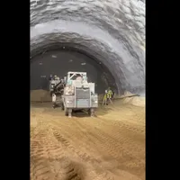 Se vede „luminița” de la capătul primului tunel de autostradă din România. Gata în 2027? - Foto: captură video