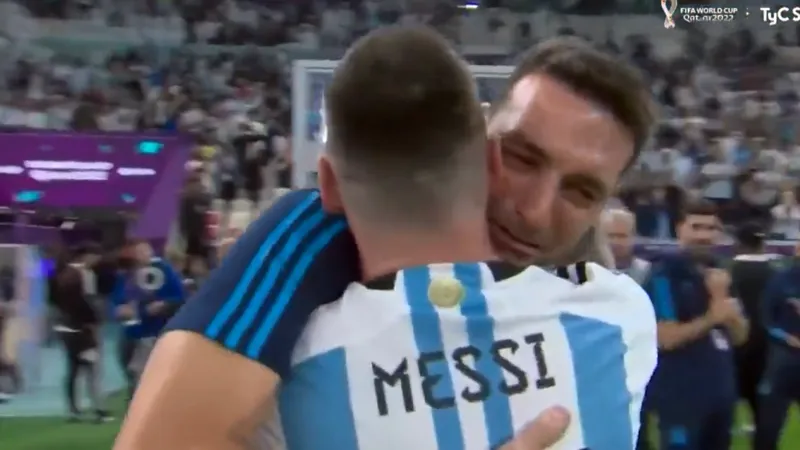 VIDEO Antrenorul Argentinei, lacrimi de fericire pe umerii lui Messi după calificarea în finală - FOTO: Twitter/NickoCardoso