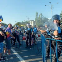 A gendarm in action. Foto: Liviu Florin Albei/Inquam Photos