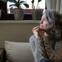 O pensie de 2.500 lei va ajunge la 1.900 de lei la recalculare. Câți ani a muncit pensionarul? - Foto: Freepik
