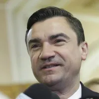 Primarul Chirica, dedicații pe manelele lui Adi Minune: „Care dânsul face totul pentru voi”. Foto  Inquam Photos/Octav Ganea