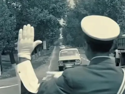 Șoferii români mergeau cu „junghiuri” și acum 50 ani. Ce aparatură avea Miliția nu are RAR - Foto: captură video