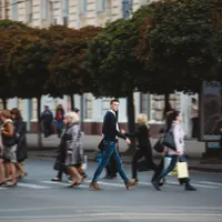 AMENDĂ de 500 de lei pentru românii care se plimbă pe stradă. La ce să fie atenți? - Foto: Freepik (imagine cu rol ilustrativ)