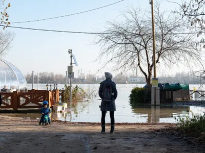 VREMEA Budapesta, „înghițită” de ape. Dunărea ajunge la 6 metri. Ce se va întâmpla în România? - Foto: Index.hu / Jennifer Varga