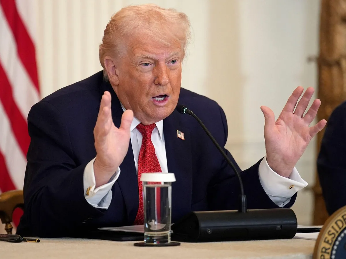 Trump amenință cu alte taxe vamale statele care contestă planurile de anexare a Groenlandei