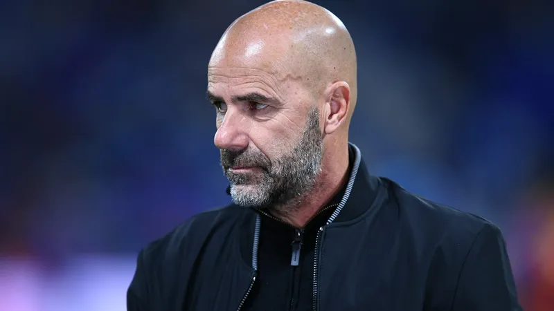 Fostul antrenor al echipei Olympique Lyon, Peter Bosz, a fost numit tehnician al formaţiei PSV Eindhoven - Foto: Profimedia Images