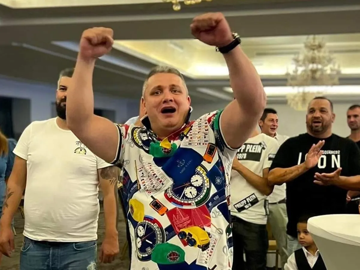 Mircea Nebunu a urmărit în România, dar liber și fericit în Italia Foto: Facebook