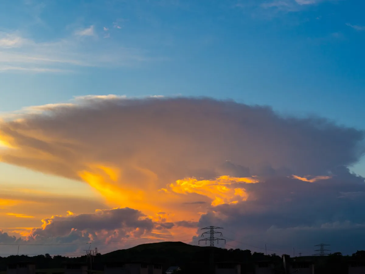 La Niña se intensifică: căldură extremă și furtuni tot mai violente în perioada următoare în anumite regiuni