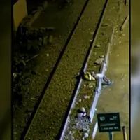 Un bărbat a supraviețuit miraculos după ce a fost lovit de tren. A adormit pe șine - Foto: Captură video