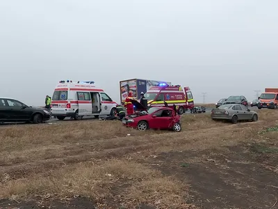 Un accident înfiorător a avut loc marți, 15 noiembrie, pe DN2, la Costești, după ce cutia de viteze a unei mașini s-a blocat. / Foto: stiridebuzau.ro