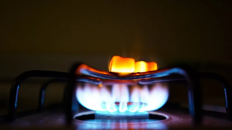 ANRE vrea să schimbe modul de plată al facturii la gaze. Pe cine avantajează modificările. - Foto: pexels.com/suludan diliyaer