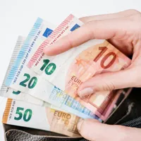 60.000.000 de euro ar putea să plătească statul român. De ce vor plăti românii banii? - Foto: Pexels/cottonbro studio