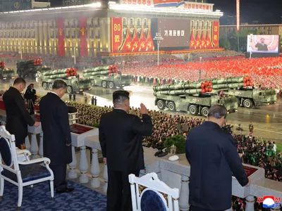 O paradă militară grandioasă a fost organizată în Coreea de Nord cu ocazia celei de-a 80-a aniversări a Partidului Muncitorilor - Foto: Profimedia Images