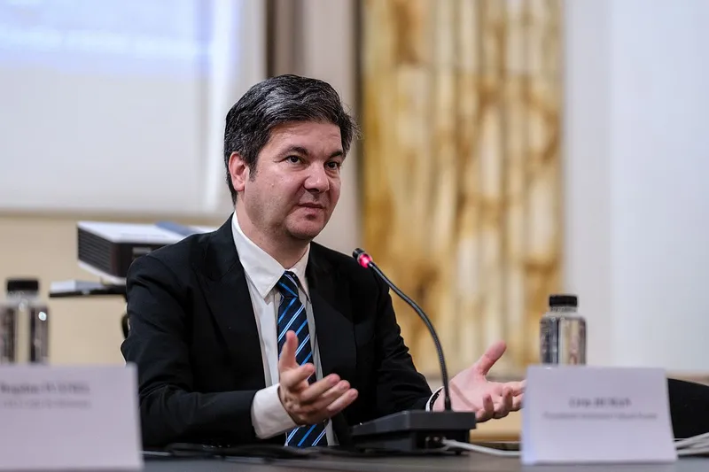 Liviu Jicman, şeful ICR, în conferinţă de presă - Foto: INQUAM PHOTOS/Alexandru Nechez