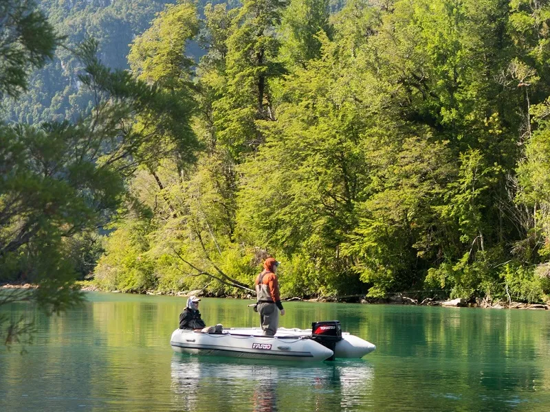 Alegerea unei bărci gonflabile, pentru o aventură plutitoare pe râu sau lac