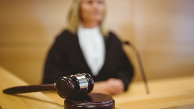 21.000 lei/lună pensie specială pentru un procuror de 53 ani. Venituri de 1.2000.000 lei în 3 ani - Foto: Freepik (Imagine cu rol ilustrativ)