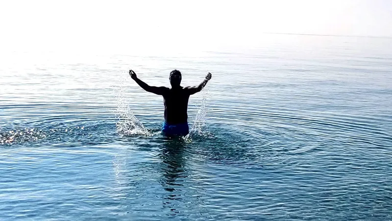 Baie în Thassos de Revelion 2023 / Foto: Facebook