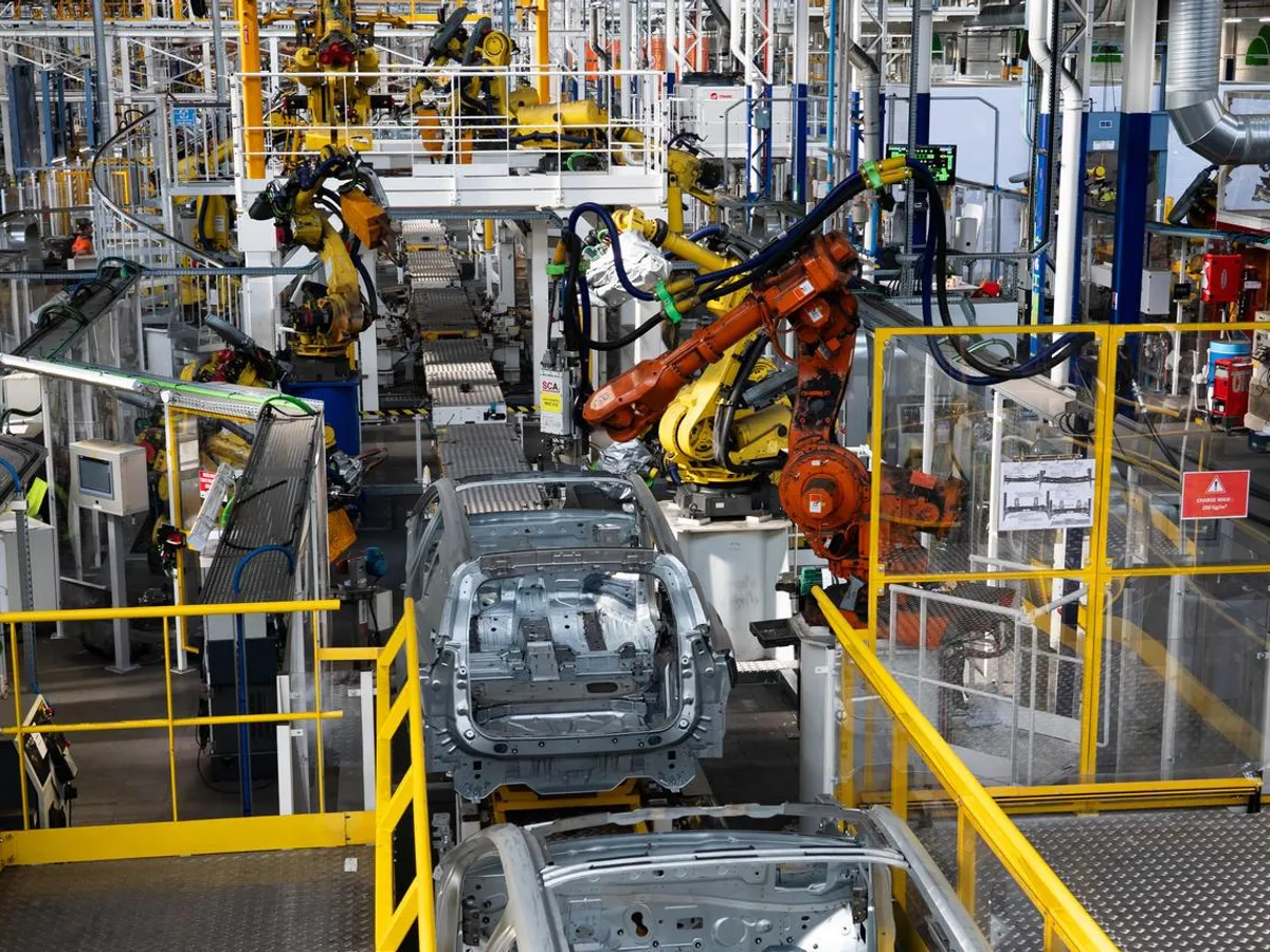 350 000 de oameni lucrează în industria auto din Franța - Foto: Citroen