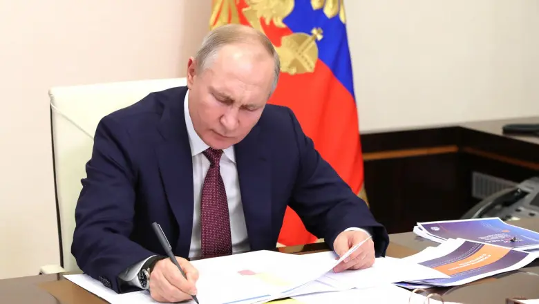 Preşedintele rus Vladimir Putin a aprobat reluarea zborurilor charter spre Egipt. / Foto: digi24.ro