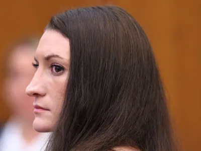 Americanca Lindsay Clancy și-a ucis copiii. De ce atât de multe mame îi iau apărarea?