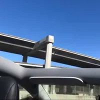 Tesla Model Y fără pavilionul panoramic din sticlă / Foto: captura video
