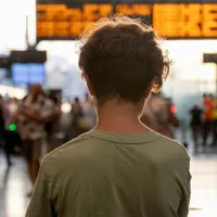 Copil de 13 ani lăsat intenționat singur în aeroport. De ce a stat 12 ore singur? - Foto: Arhiva / imagine cu rol ilustrativ