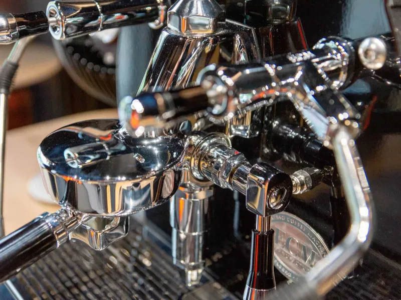 Cel mai spectaculos și mai de fițe espressor de cafea! Costă 10.000 $ și cântărește 140 kg - Foto: BMW