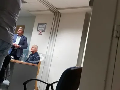Primele imagini cu Sorin Oprescu în fața procurorilor din Atena Foto: antena3.ro
