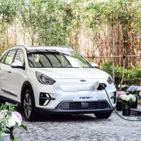 Versiunea Niro EV care oferă o autonomie de până la 450 km cu un singur ”plin” dispune de o baterie cu o capacitate de 64 kWh