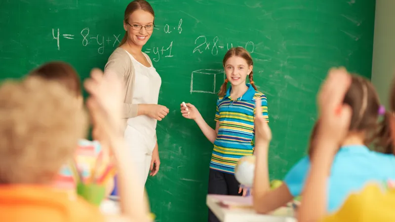 Profesor la catedră - Foto: Freepik