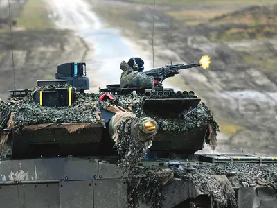 Tancul de luptă Leopard 2 A6M, promis Ucrainei pentru a contracara ofensiva Rusiei, în acțiune