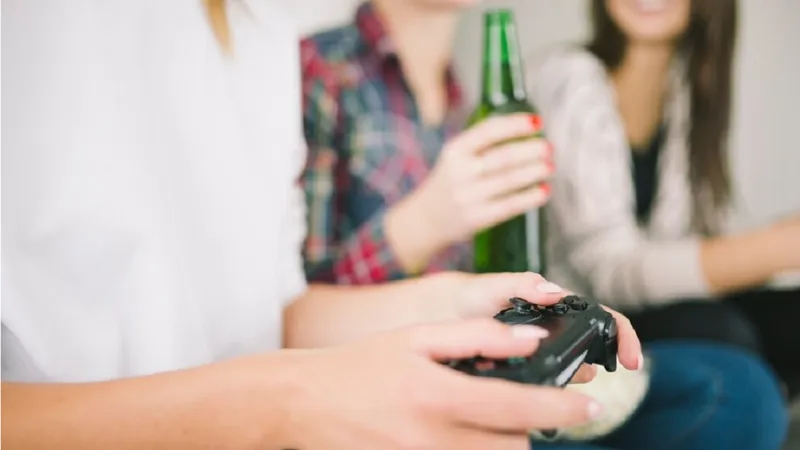 amendă pentru vânzătorii de țigări și alcool. Trebuie să ceară buletinul - Foto: Freepik.com (rol ilustrativ)